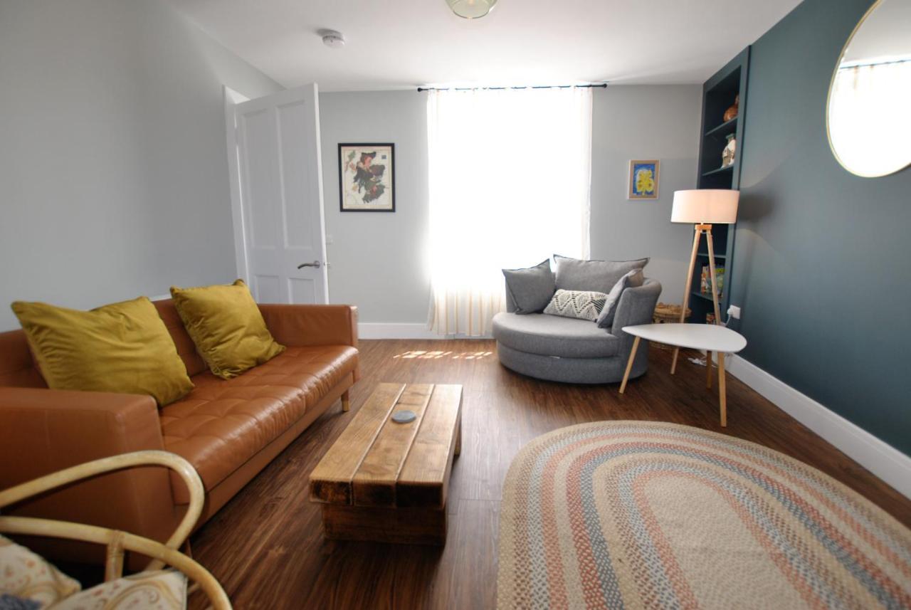 איינסטרטר Auld Fishers Catch- Homely Apartment Near The Sea מראה חיצוני תמונה